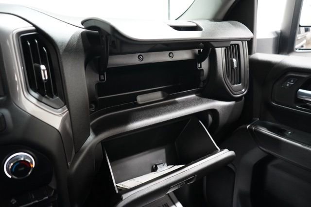 Used 2024 Chevrolet Silverado 2500 Custom w/ Custom Value Package image 27