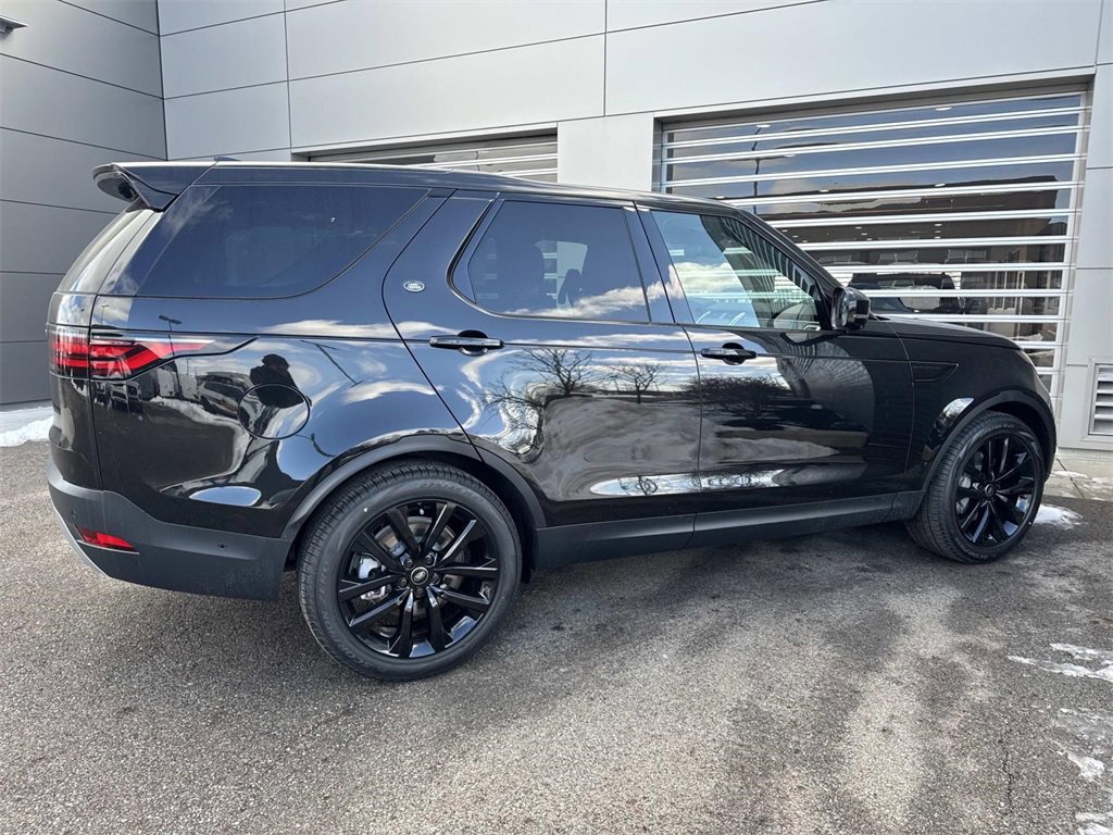 New 2026 Land Rover Discovery S image 8
