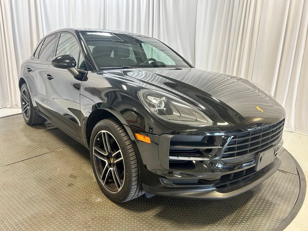 Certified 2021 Porsche Macan AWD/4WD image 31