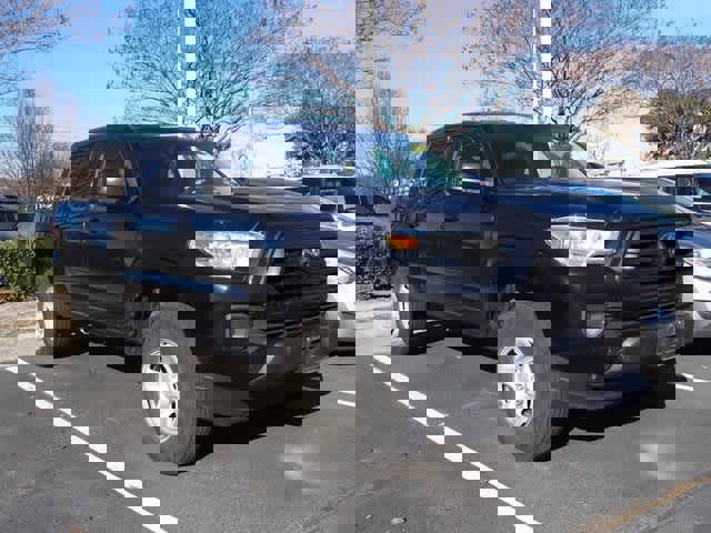 Used 2021 Toyota Tacoma SR image 3