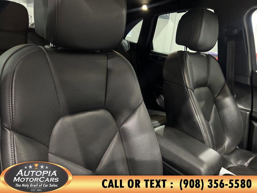 Used 2018 Porsche Macan S image 12