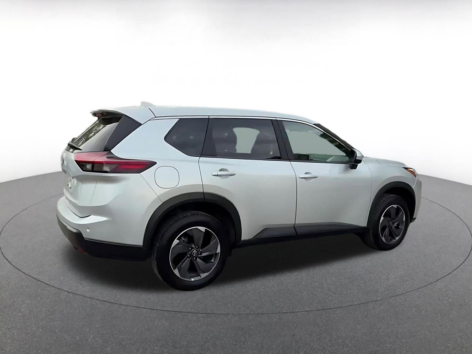 Used 2025 Nissan Rogue SV FWD image 14