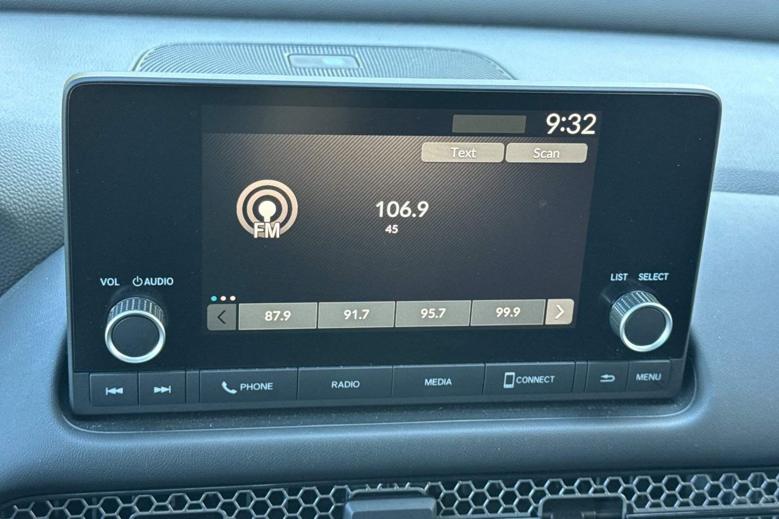 Used 2025 Honda HR-V Sport image 21