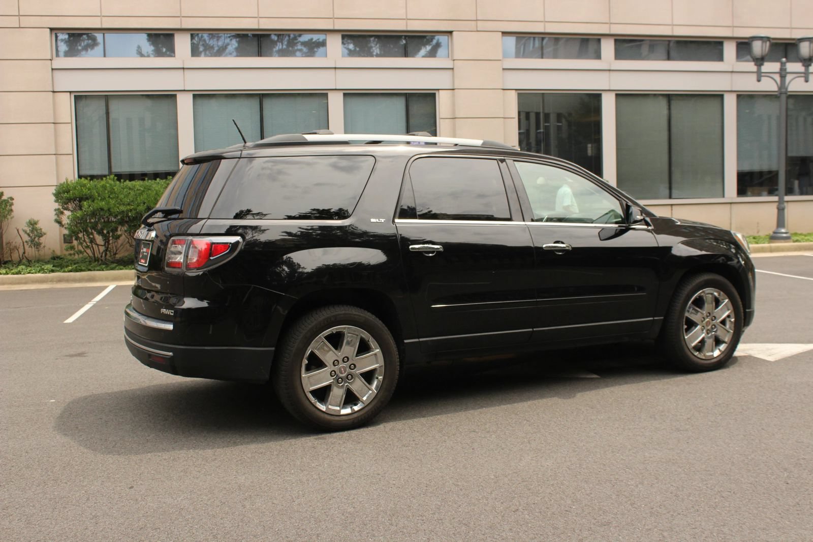 Used 2017 GMC Acadia Limited SLT AWD/4WD image 7