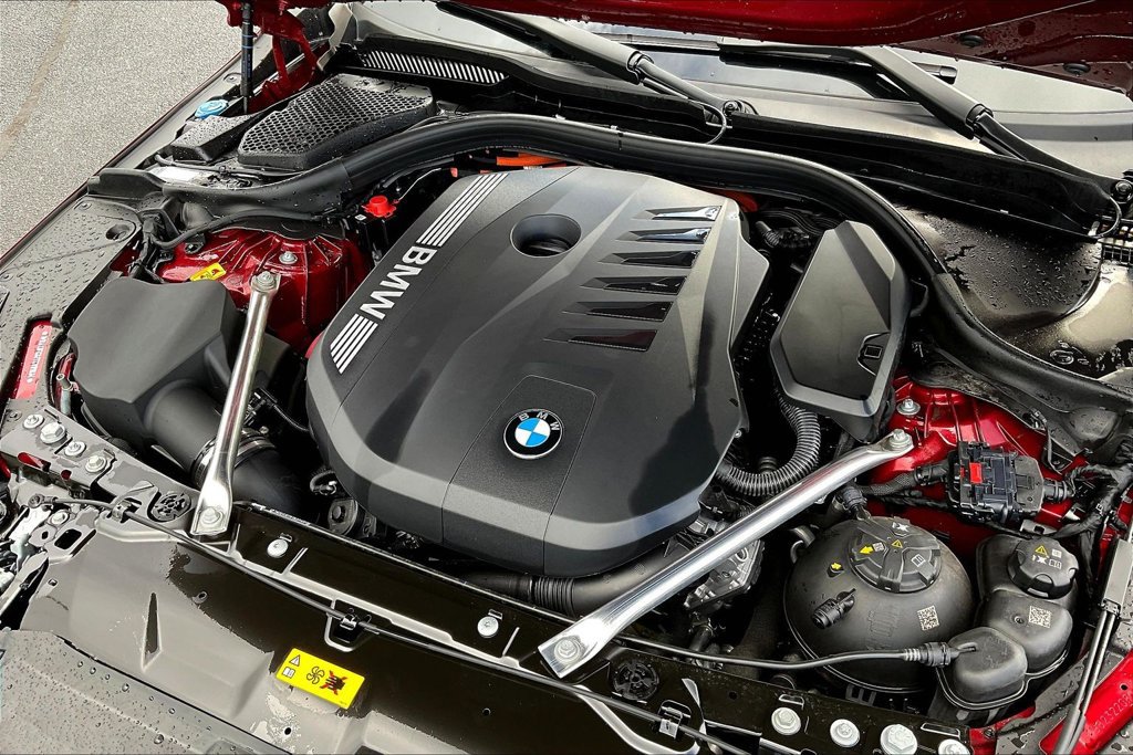 Certified 2026 BMW 550e xDrive AWD/4WD image 30
