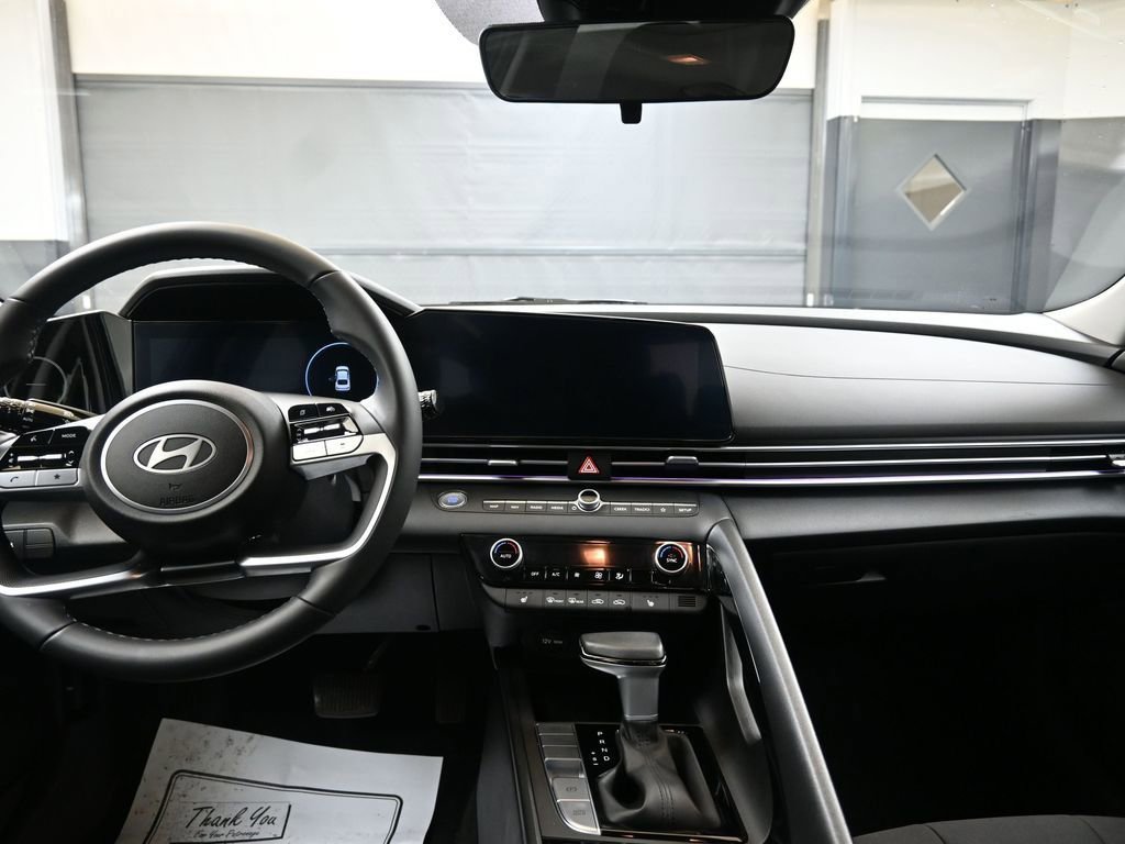 Certified 2024 Hyundai Elantra SEL w/ Convenience Package image 22