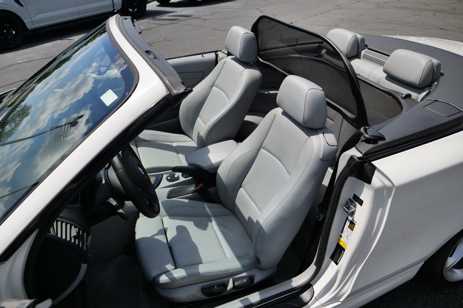 Used 2011 BMW 135i Convertible RWD image 52