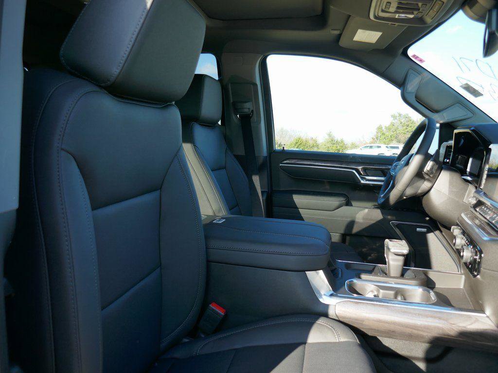 New 2026 Chevrolet Silverado 1500 LTZ w/ LTZ Premium Package image 10