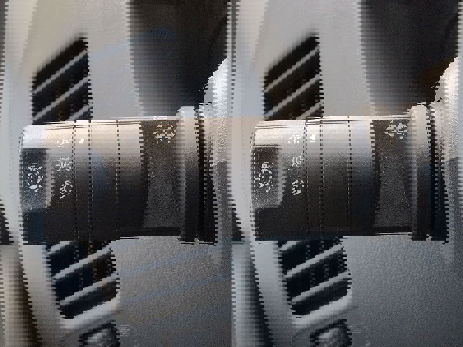 Used 2018 Nissan Frontier SV image 27