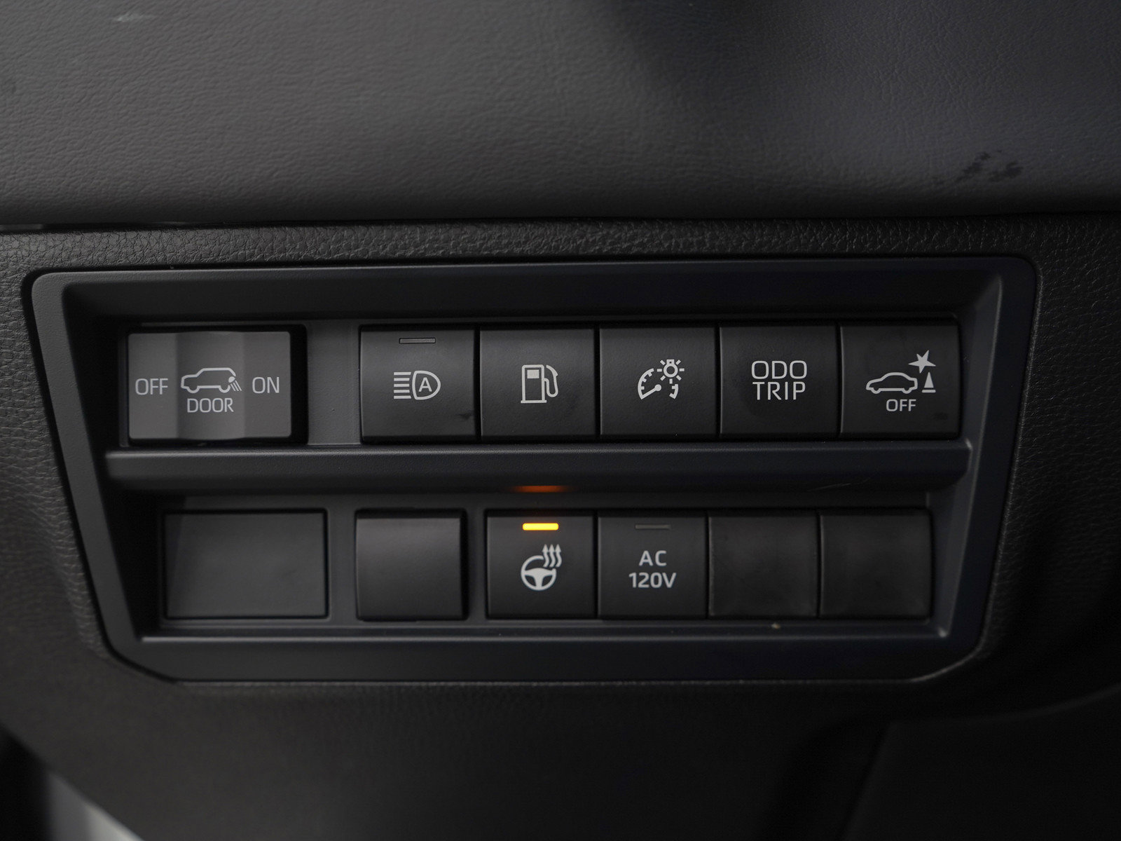 Used 2025 Toyota Sequoia Platinum image 31