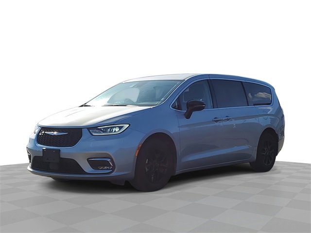 Used 2024 Chrysler Pacifica Touring-L