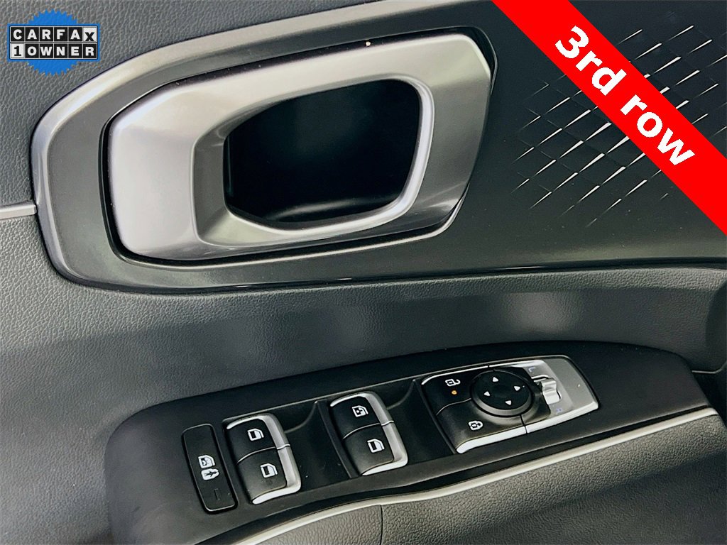 Certified 2025 Kia Sorento LX image 17