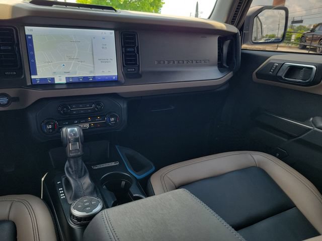 Used 2024 Ford Bronco Wildtrak AWD/4WD image 28