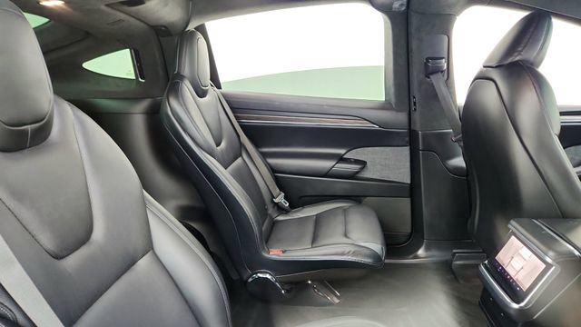Used 2022 Tesla Model X image 23