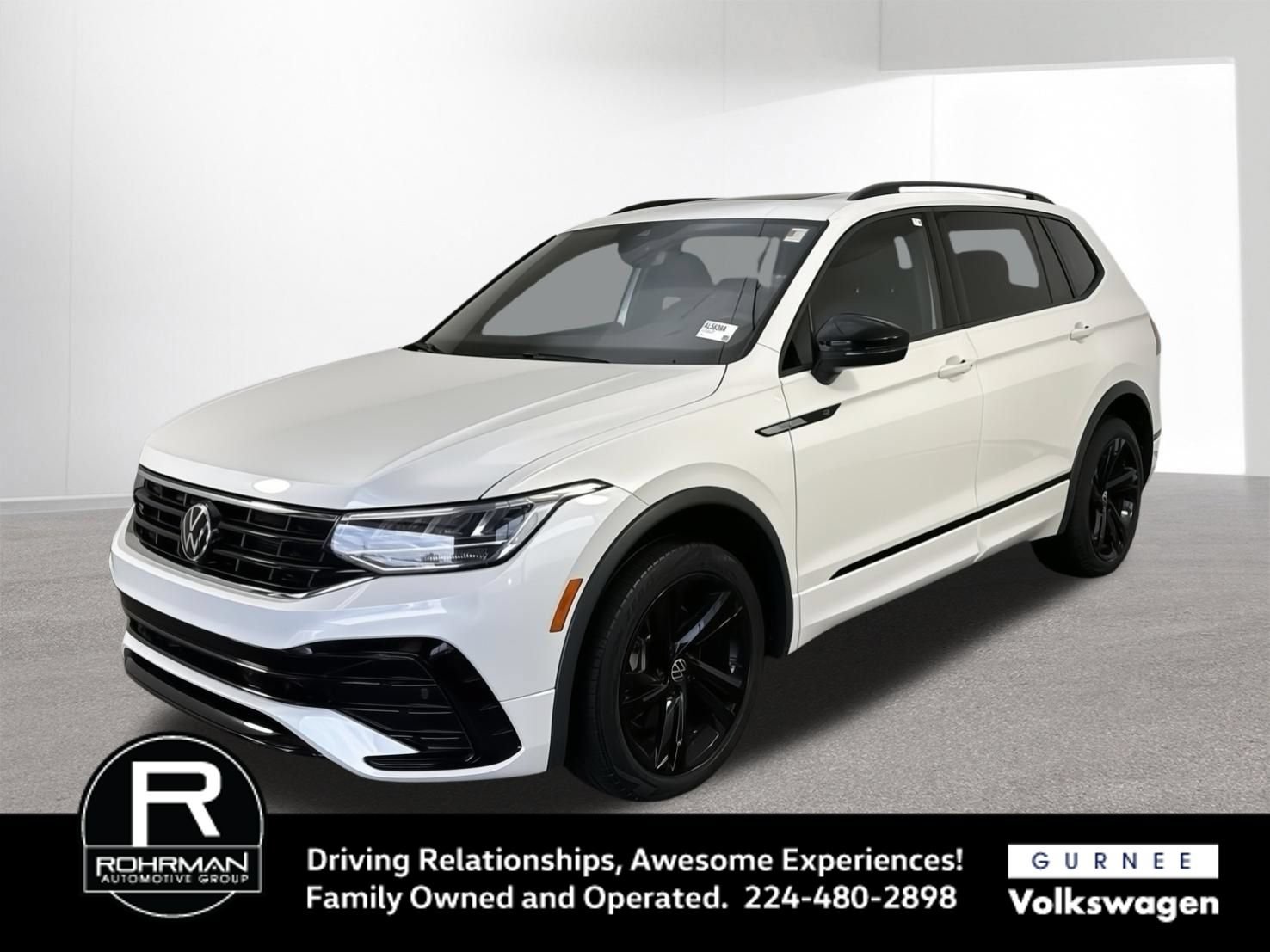 Used 2023 Volkswagen Tiguan SE R-Line FWD image 1