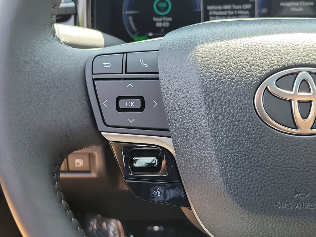 Used 2026 Toyota Camry XLE image 7