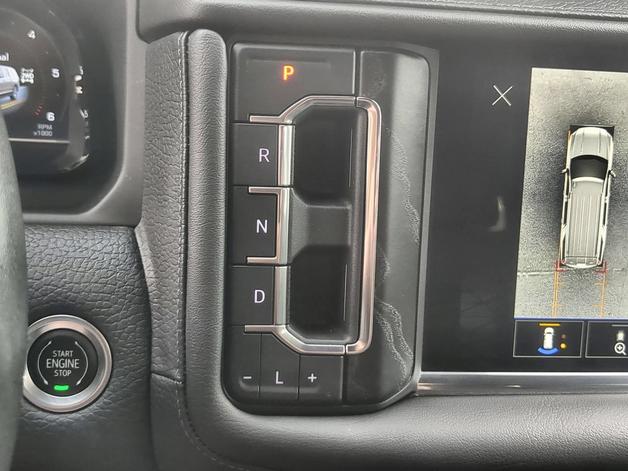 Used 2022 GMC Yukon XL Denali AWD/4WD image 15