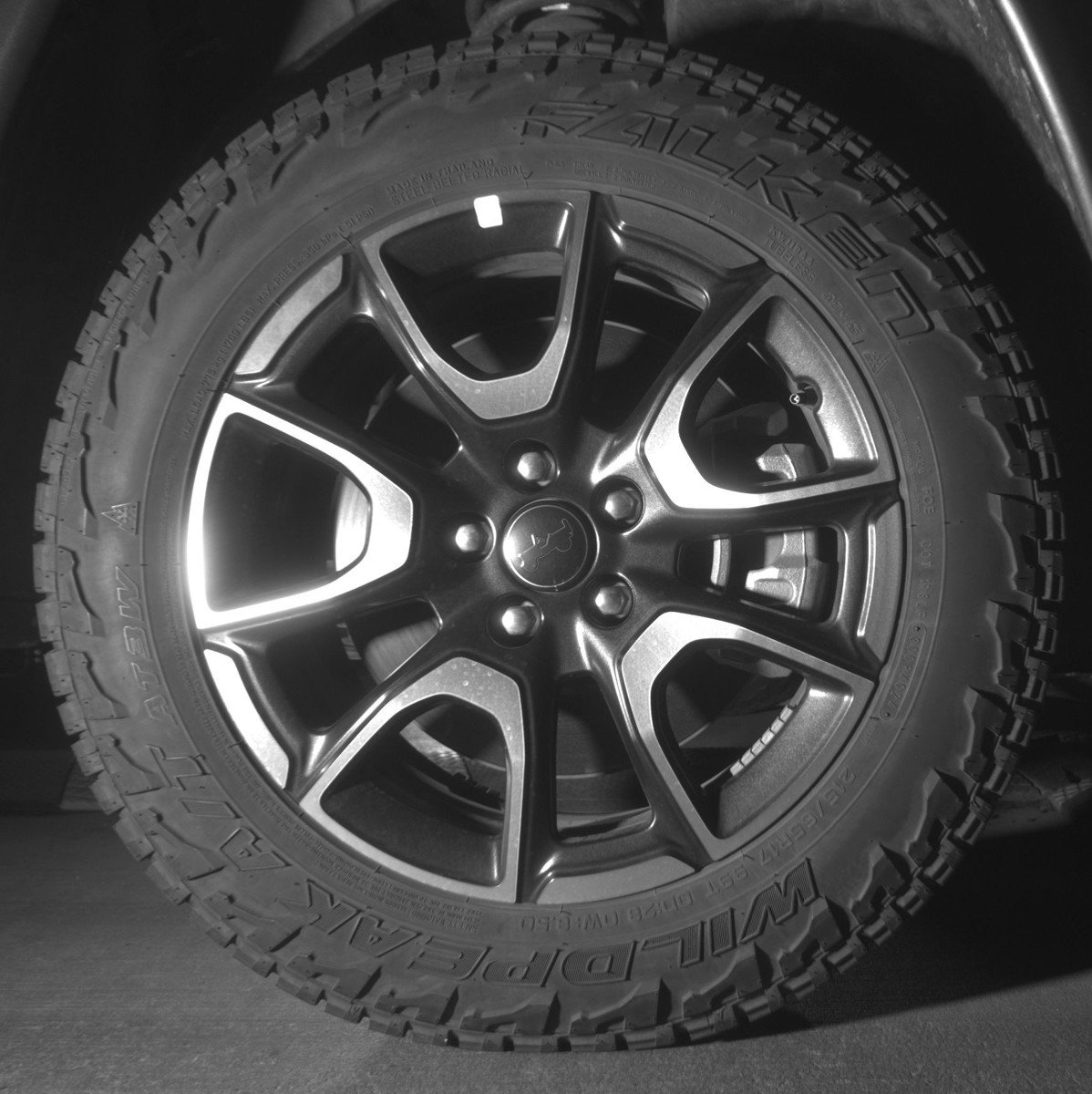 Used 2025 Jeep Compass Trailhawk image 13