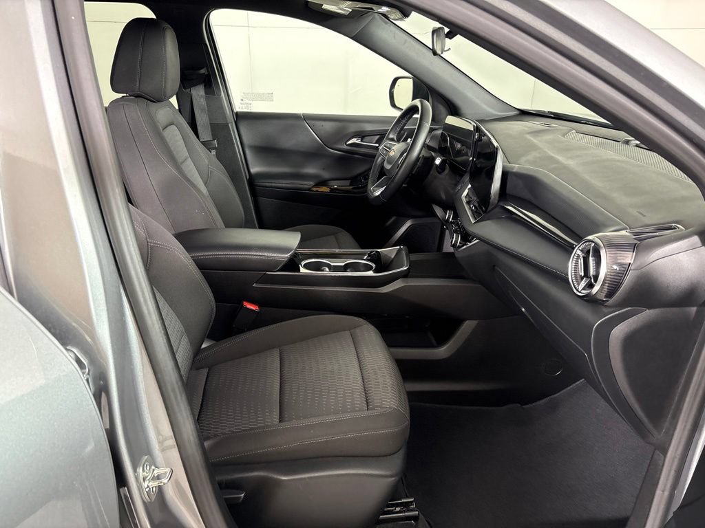 Used 2025 Chevrolet Equinox LT AWD/4WD image 15