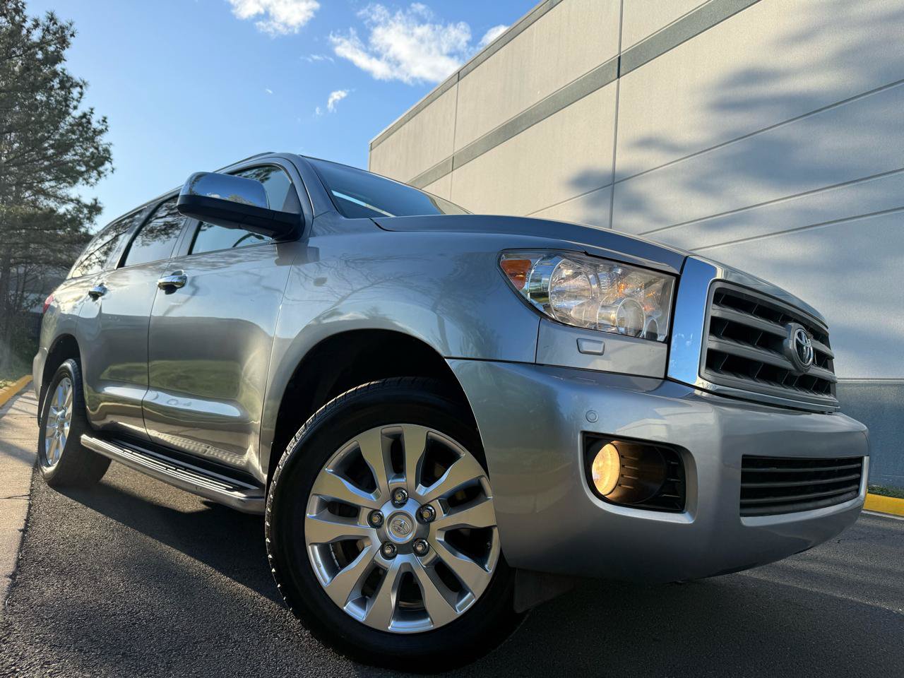 Used 2010 Toyota Sequoia Limited AWD/4WD image 6