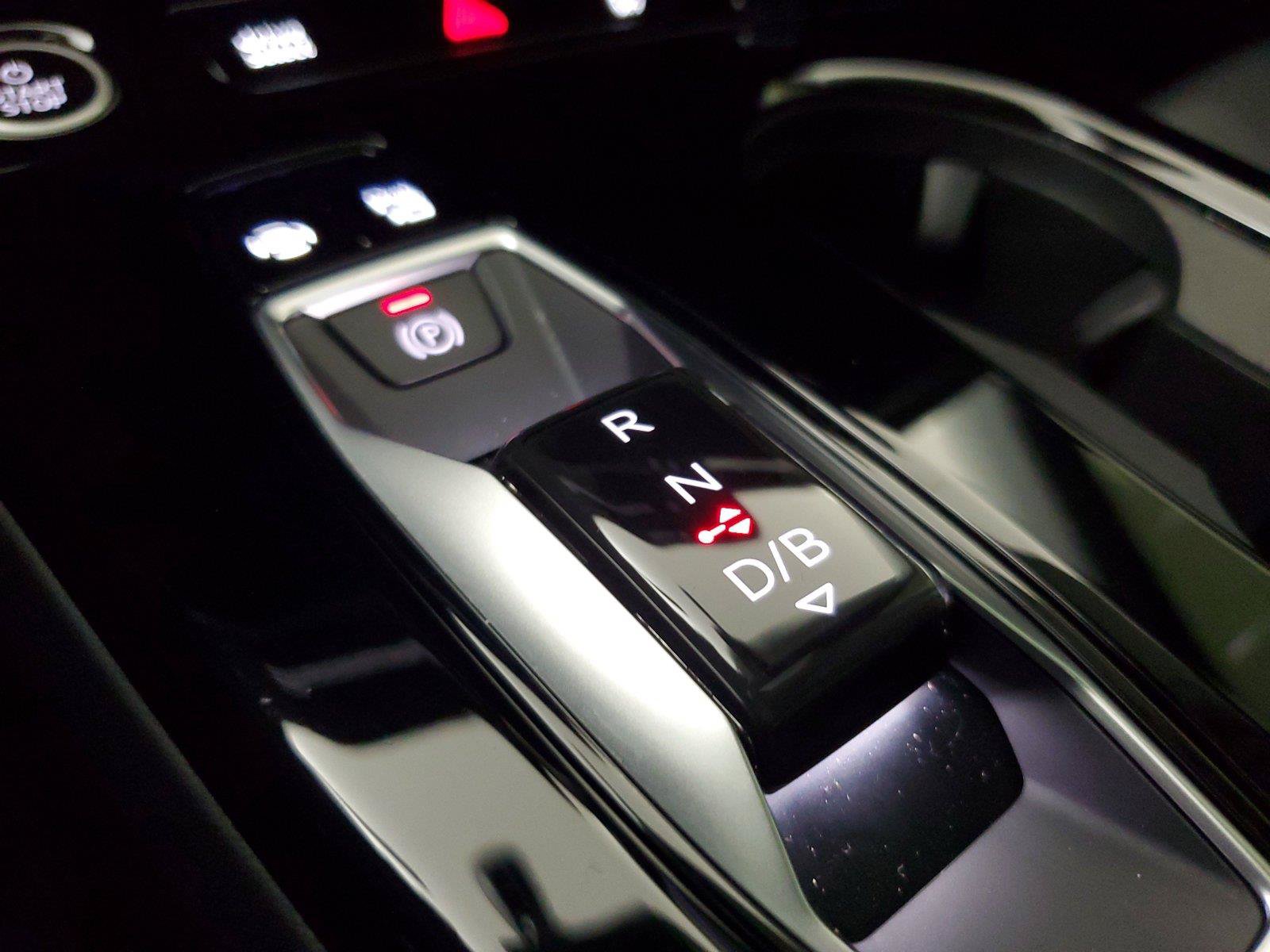 Certified 2025 Audi Q6 e-tron Premium Plus w/ Premium Plus AWD/4WD image 33