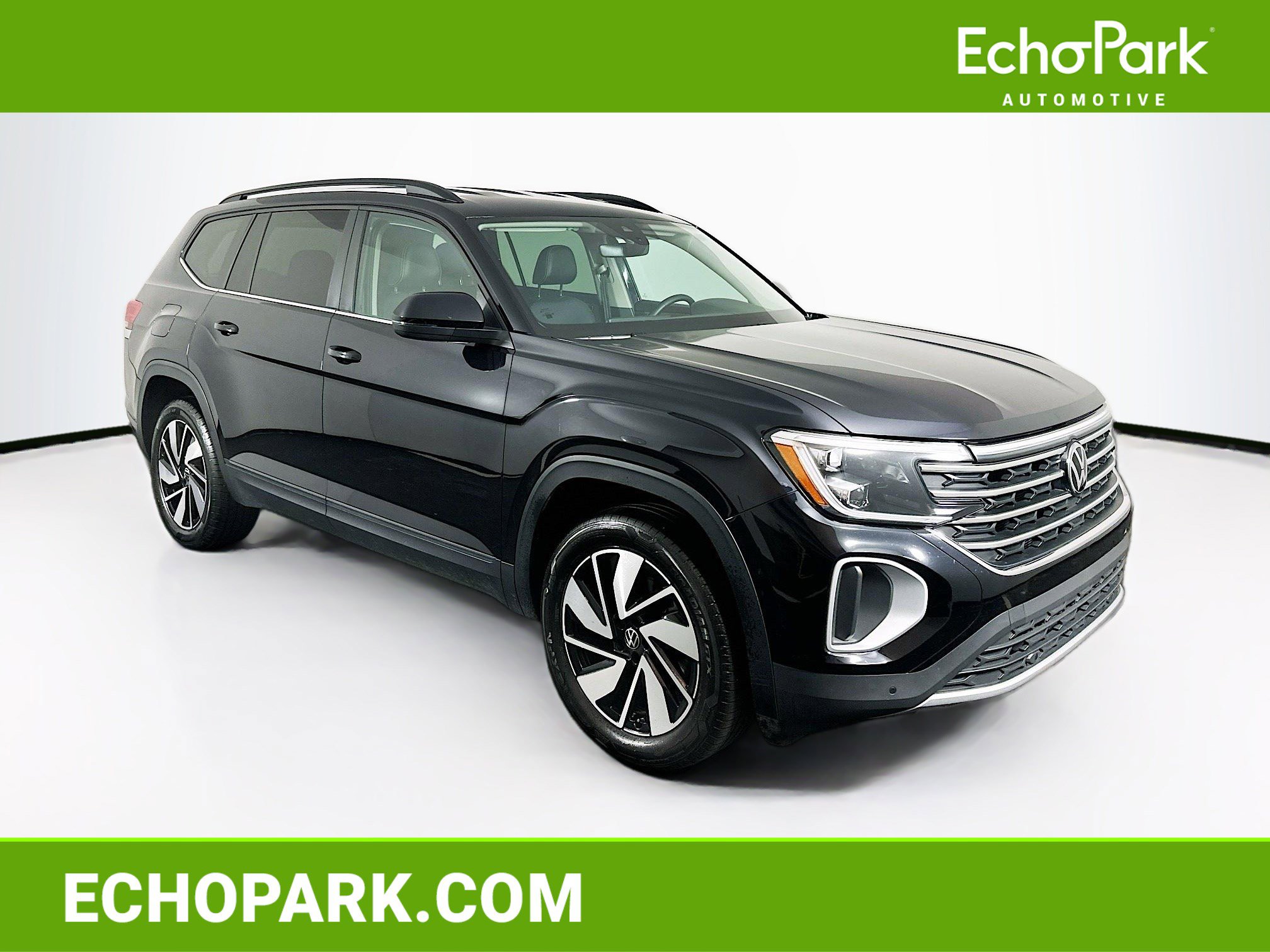 Used 2025 Volkswagen Atlas SE image 1