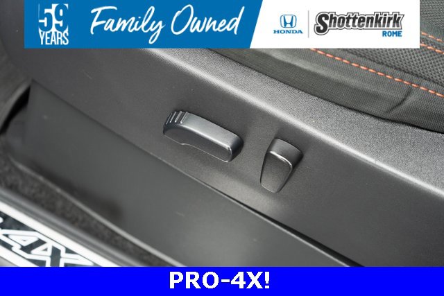 Used 2023 Nissan Frontier PRO-4X w/ Technology Package image 25