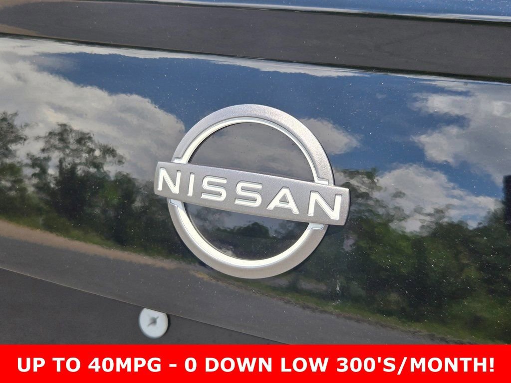 New 2025 Nissan Versa SV w/ Trunk Package FWD image 31