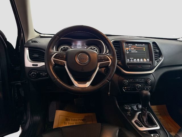 Used 2017 Jeep Cherokee Trailhawk w/ Cold Weather Group image 22