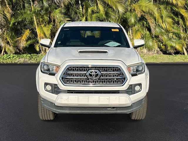 Used 2017 Toyota Tacoma TRD Sport w/ Tow Package image 2