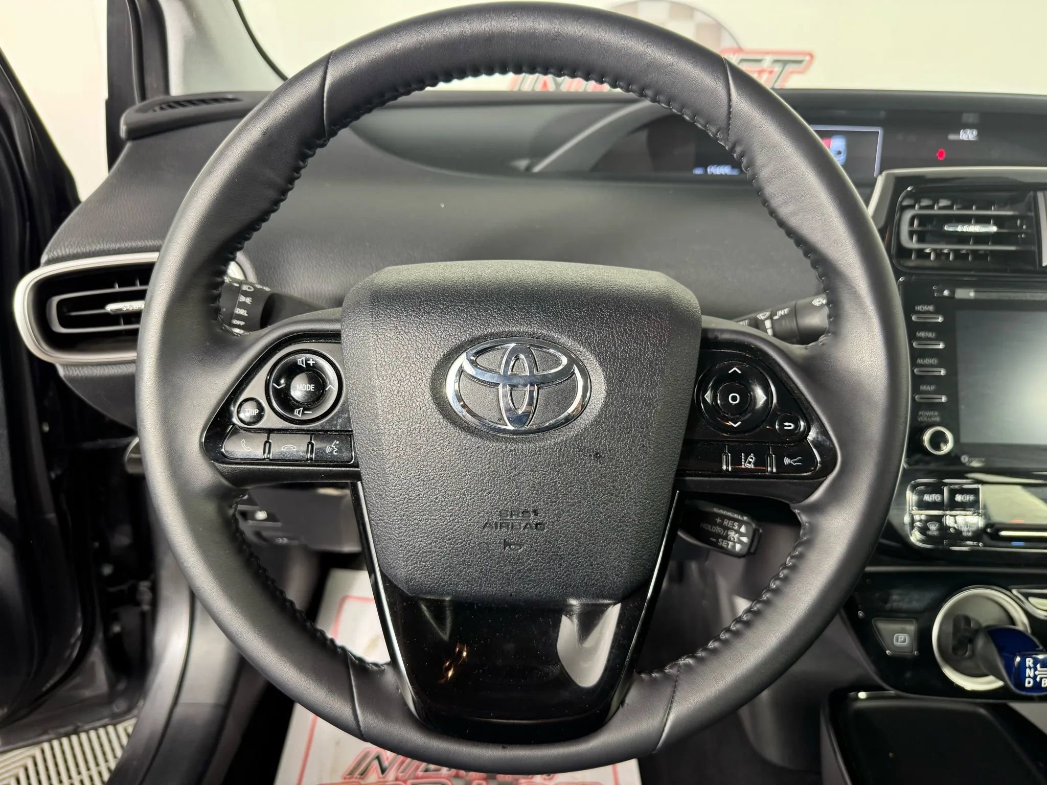 Used 2022 Toyota Prius Prime LE FWD image 13