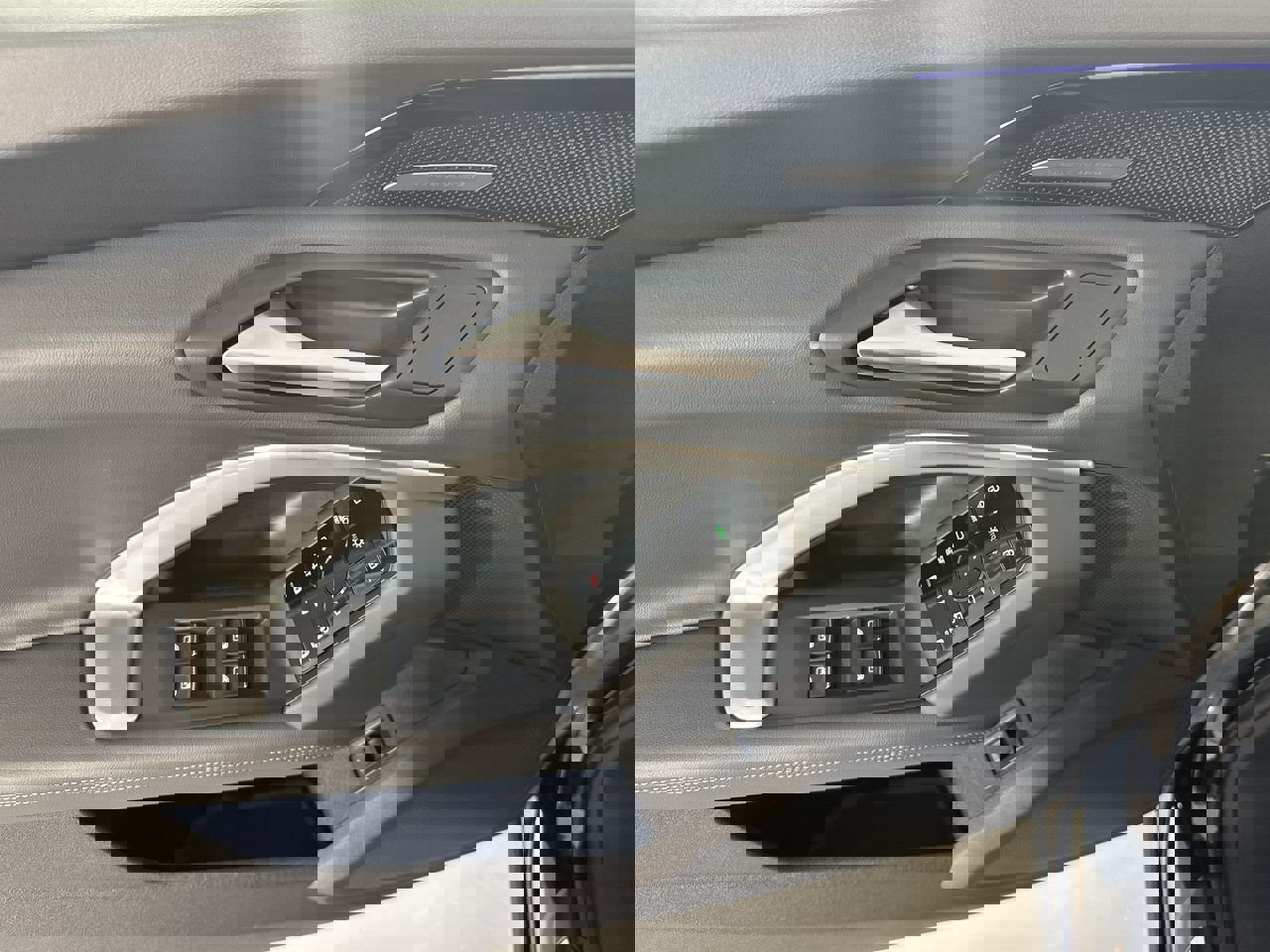 Used 2025 Audi Q5 Premium Plus w/ Premium Plus image 27