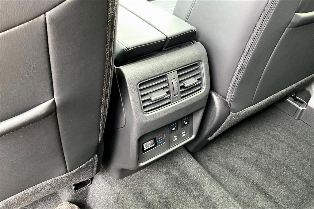 New 2026 Nissan Rogue Platinum image 18