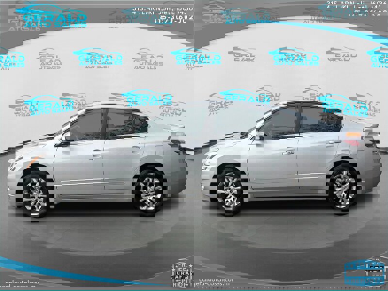 Used 2011 Nissan Altima 2.5 SL w/ Technology Pkg image 3