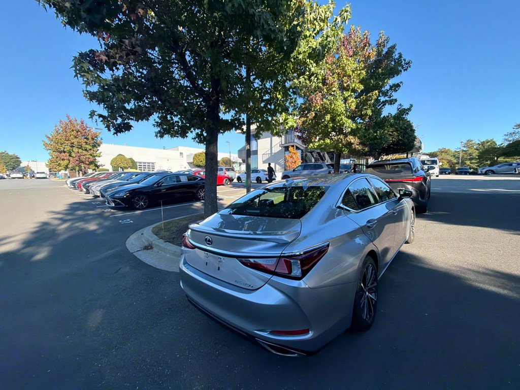 Certified 2023 Lexus ES 350 w/ Premium Package FWD image 11