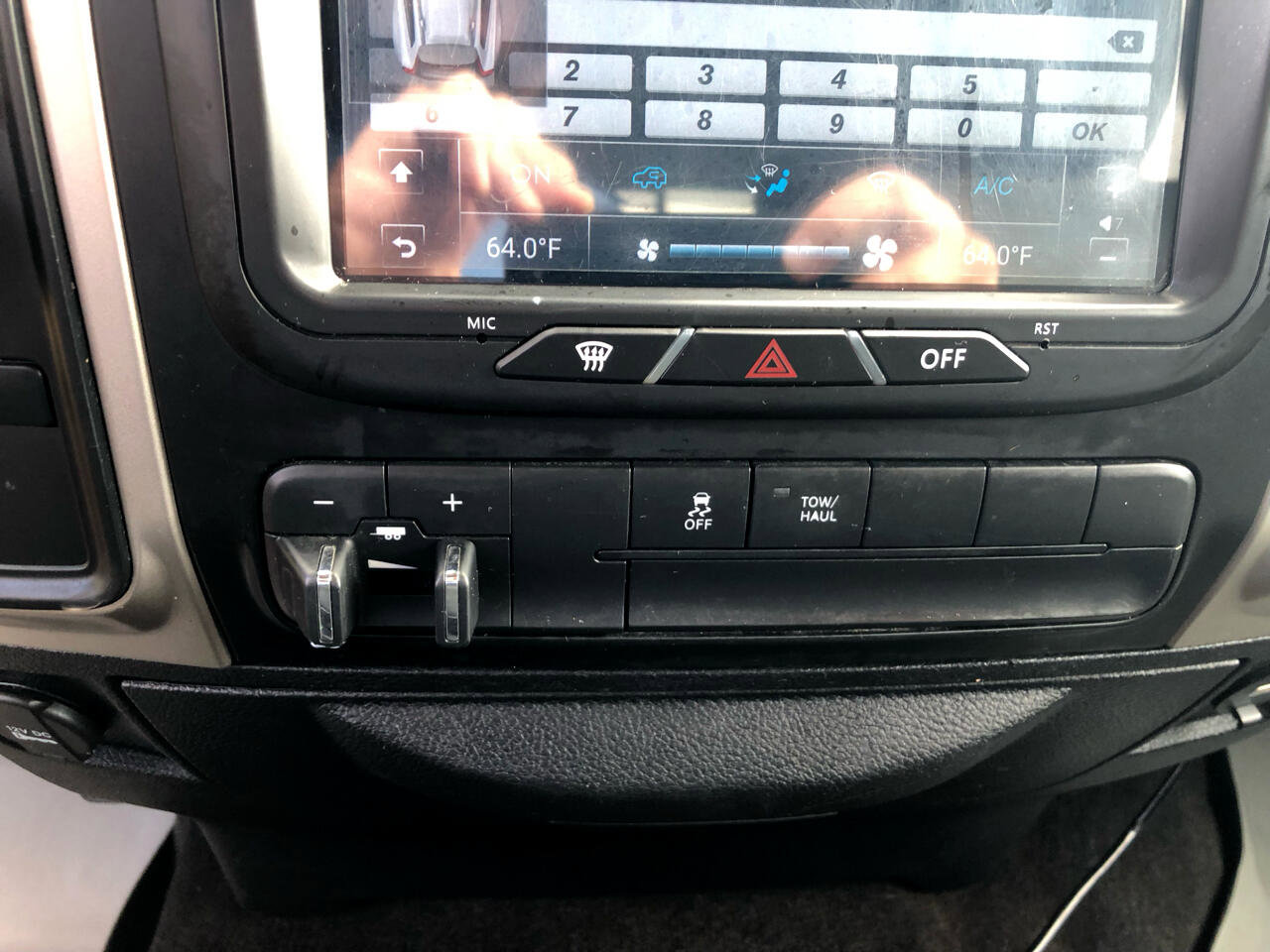 Used 2015 RAM 2500 SLT image 34