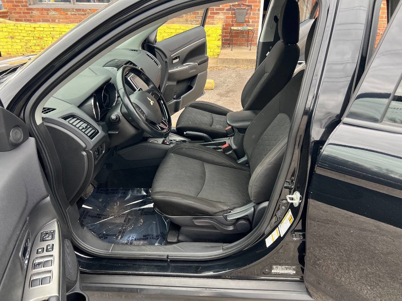 Used 2021 Mitsubishi Outlander Sport SE image 10