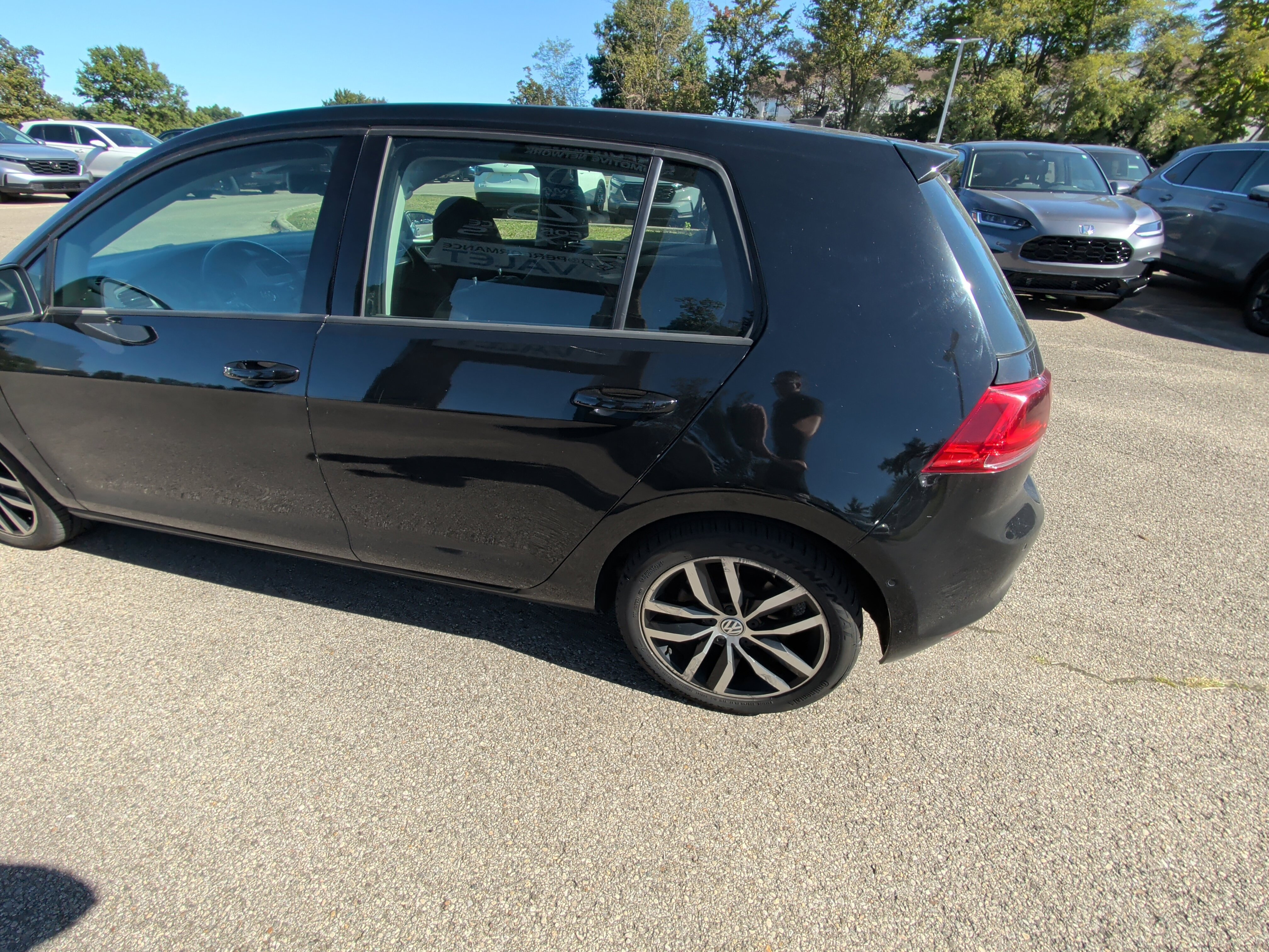 Used 2016 Volkswagen Golf S FWD image 33