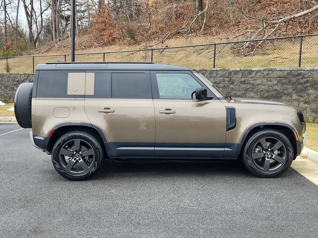 Used 2023 Land Rover Defender 110 S image 11