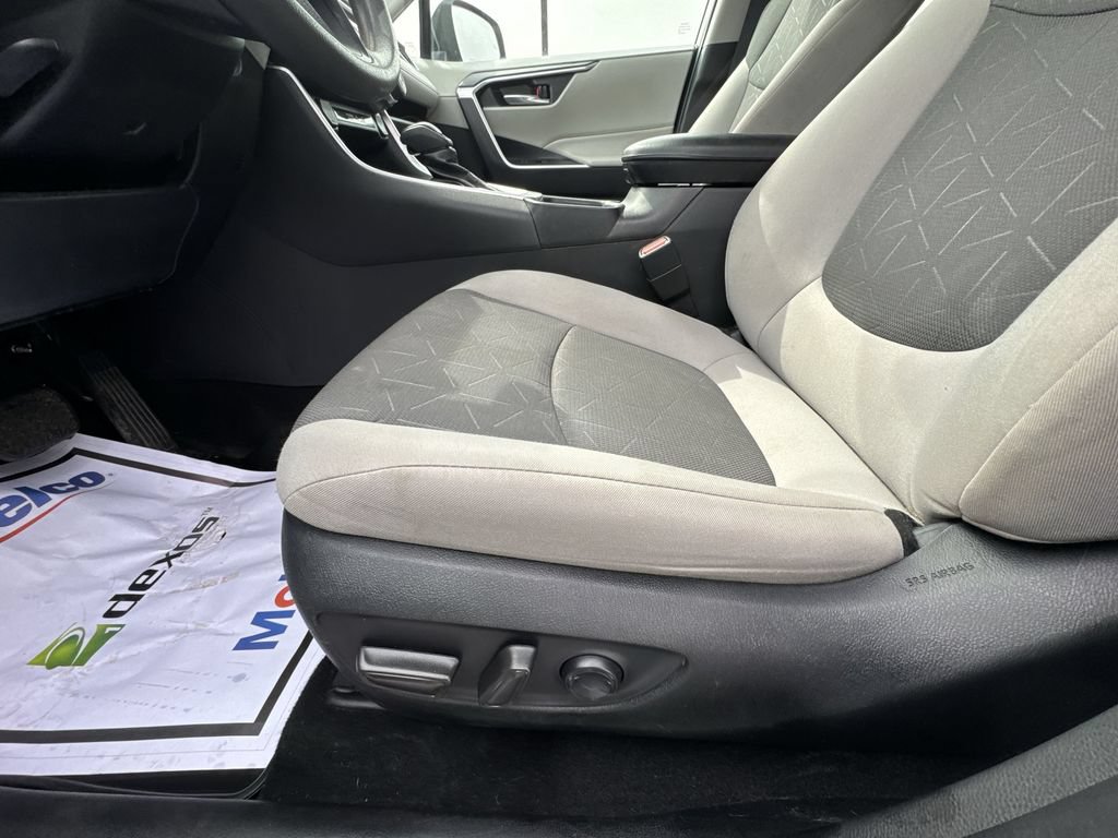 Used 2022 Toyota RAV4 XLE AWD/4WD image 14