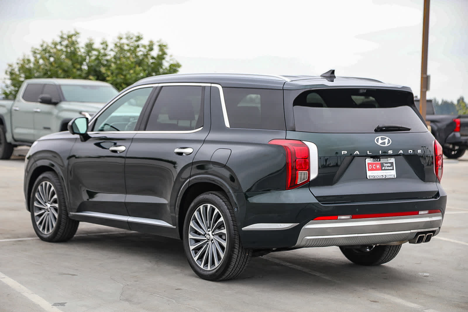 Used 2025 Hyundai Palisade Calligraphy FWD image 6