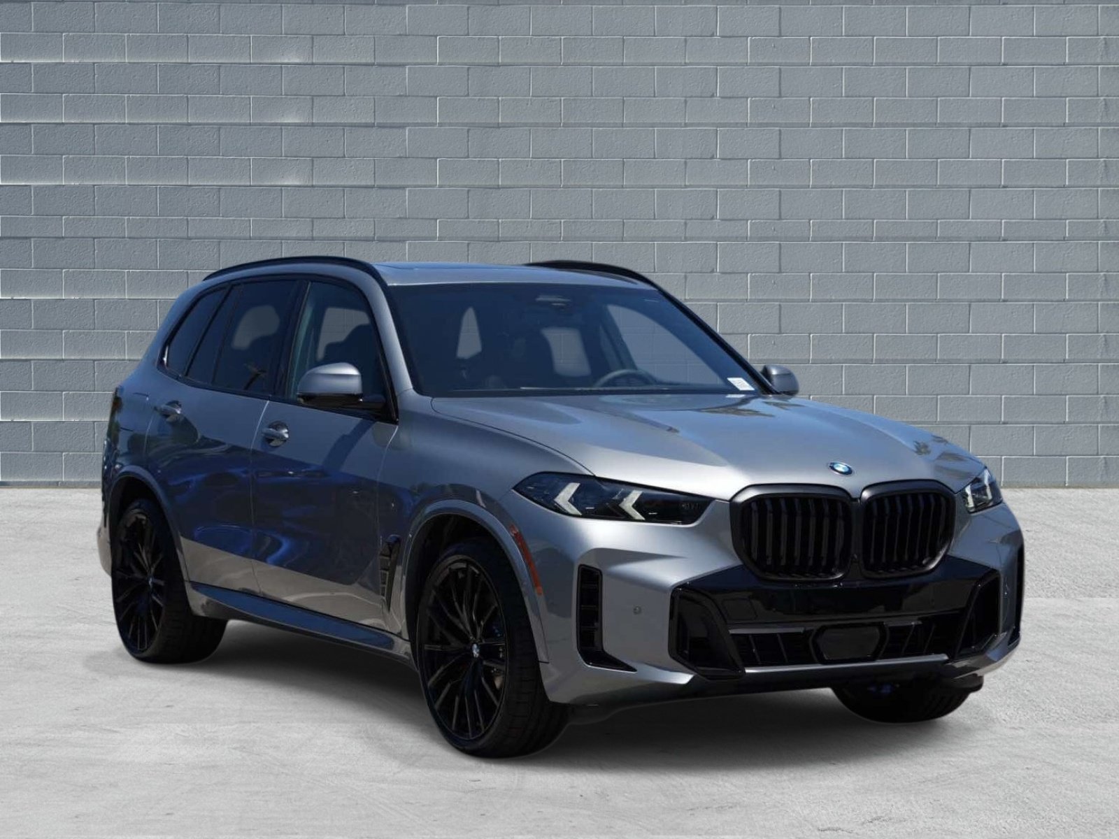 New 2026 BMW X5 xDrive40i w/ M Sport Package