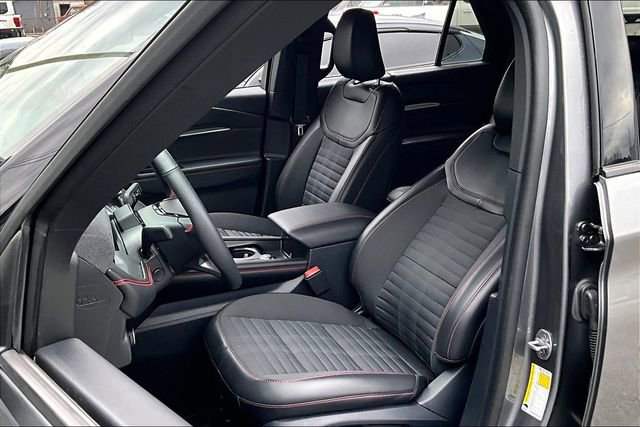 Used 2025 Ford Explorer ST-Line w/ Premium Package image 27