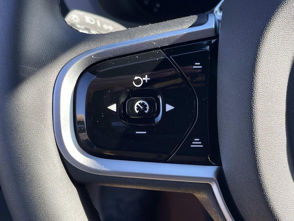 New 2026 Volvo XC60 B5 Plus w/ Climate Package image 32