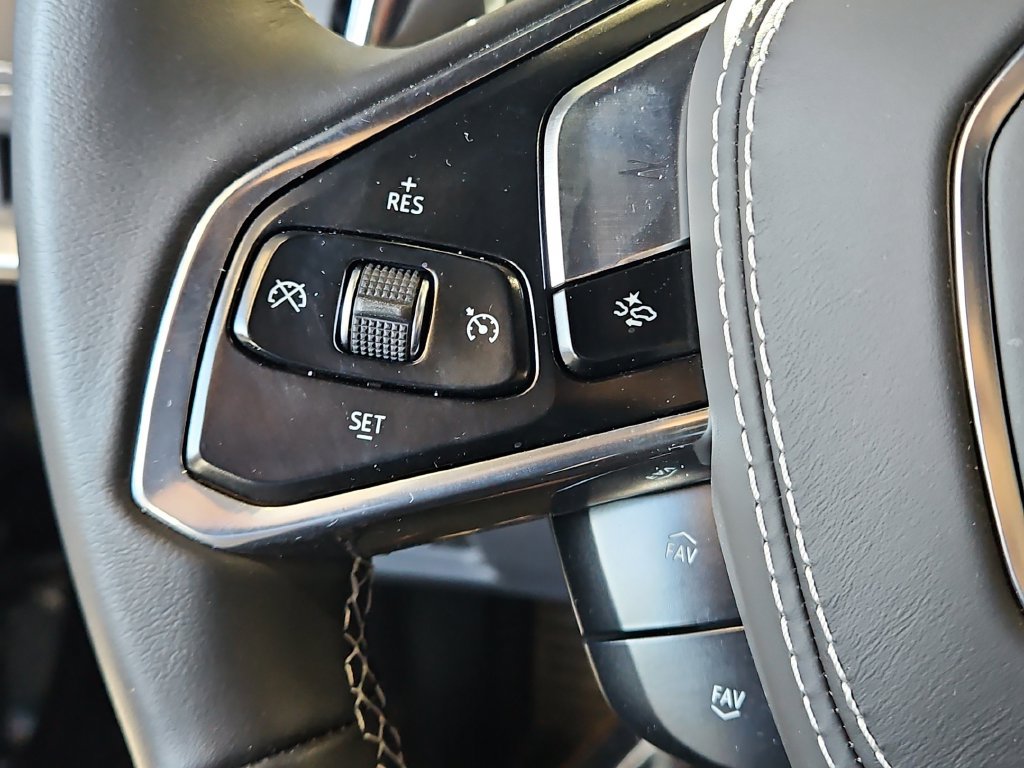 Used 2025 Chevrolet Corvette Z06 RWD image 18