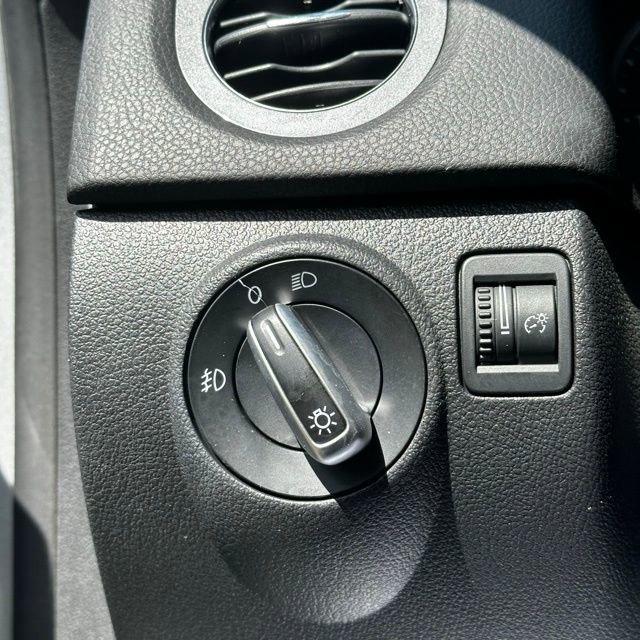 Used 2013 Volkswagen Tiguan S AWD/4WD image 12