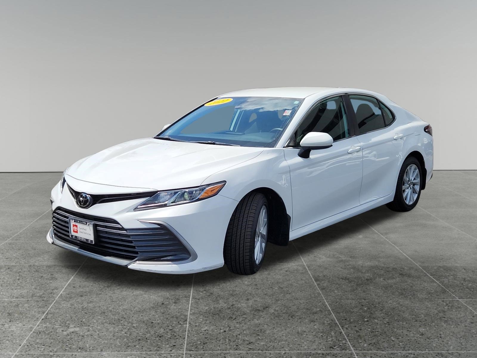 Certified 2022 Toyota Camry LE FWD image 3