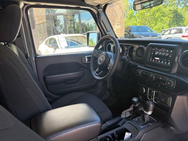 Used 2023 Jeep Wrangler Unlimited AWD/4WD image 31
