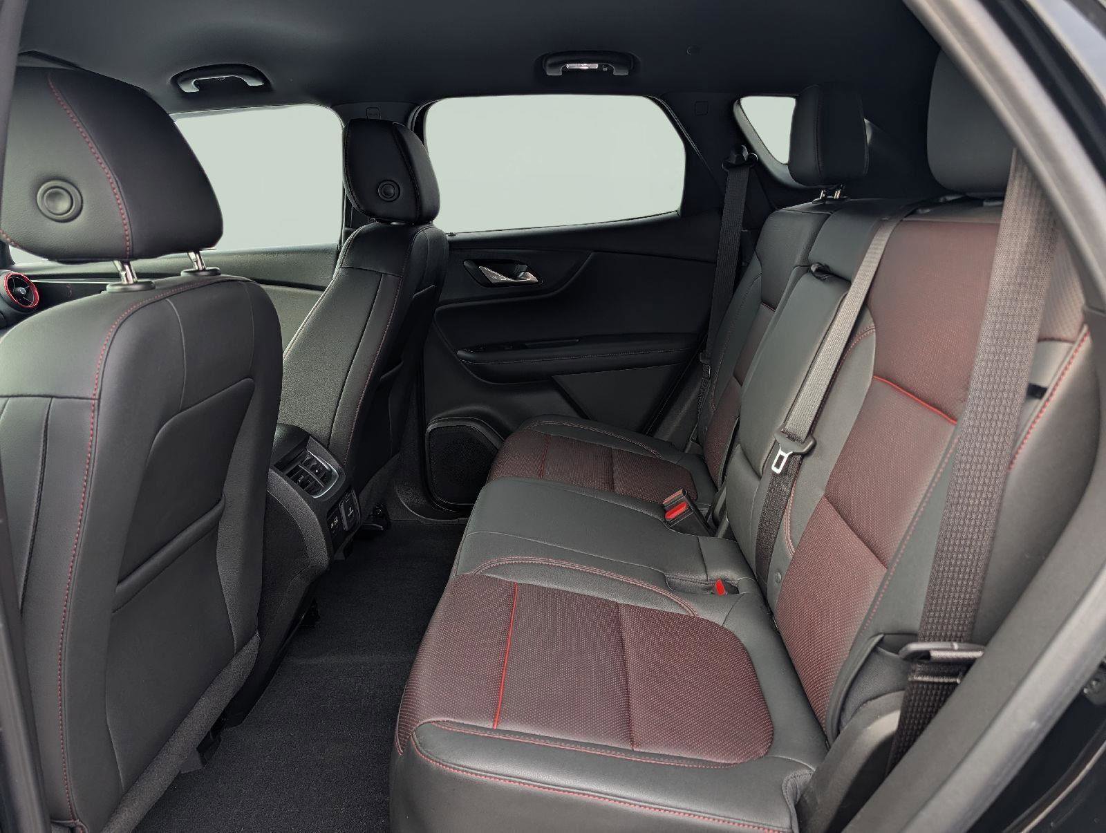 Used 2022 Chevrolet Blazer RS w/ Enhanced Convenience Package image 17