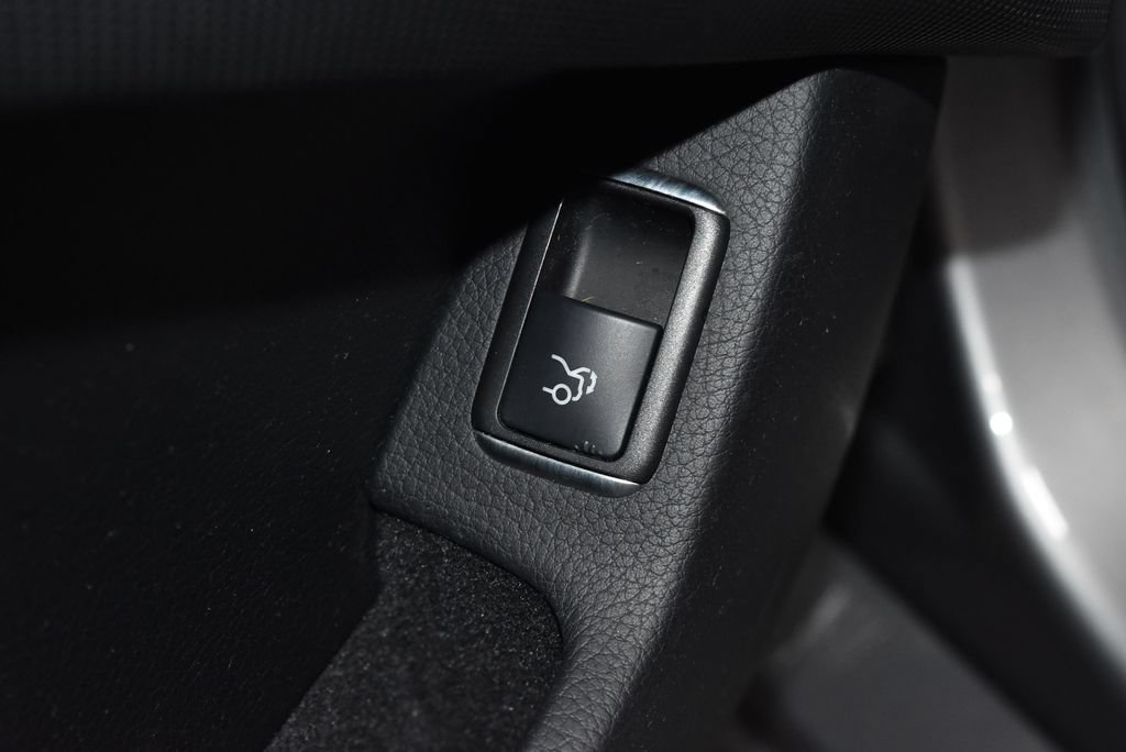 Used 2013 Mercedes-Benz SL 550 image 7